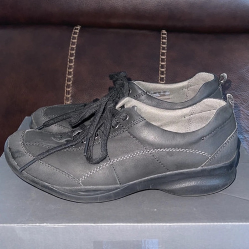 Clarks women's Black Sneakers